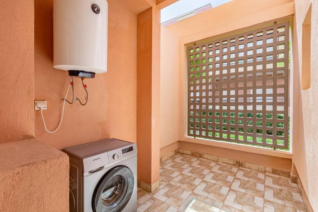 Appartement New! Appt Garden, Piscine & Wifi & Parking